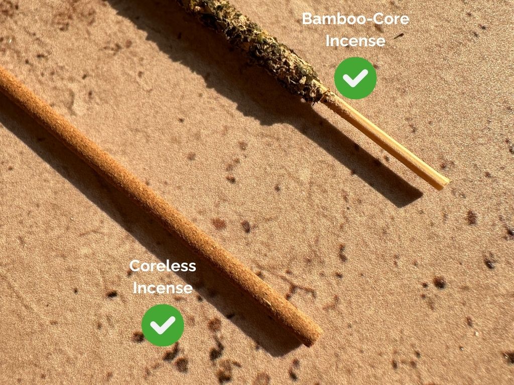 Comparison image showing both bamboo-core incense sticks and coreless incense sticks as compatible with this incense holder